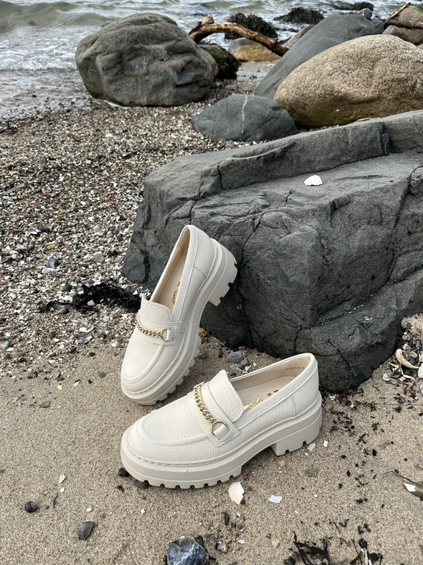 Rylko - Beige loafers