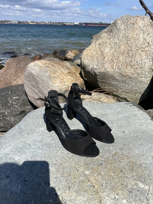 Rylko - Sort ruskind sandal