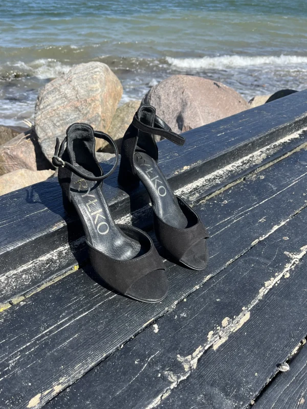 Rylko - Sort ruskind sandal